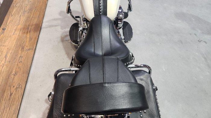 2014 HARLEY-DAVIDSON FLSTC HERITAGE SOFTAIL CLASSIC