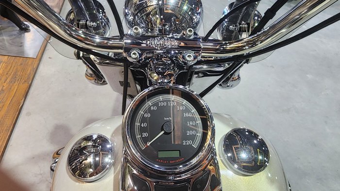 2014 HARLEY-DAVIDSON FLSTC HERITAGE SOFTAIL CLASSIC