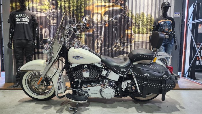 2014 HARLEY-DAVIDSON FLSTC HERITAGE SOFTAIL CLASSIC