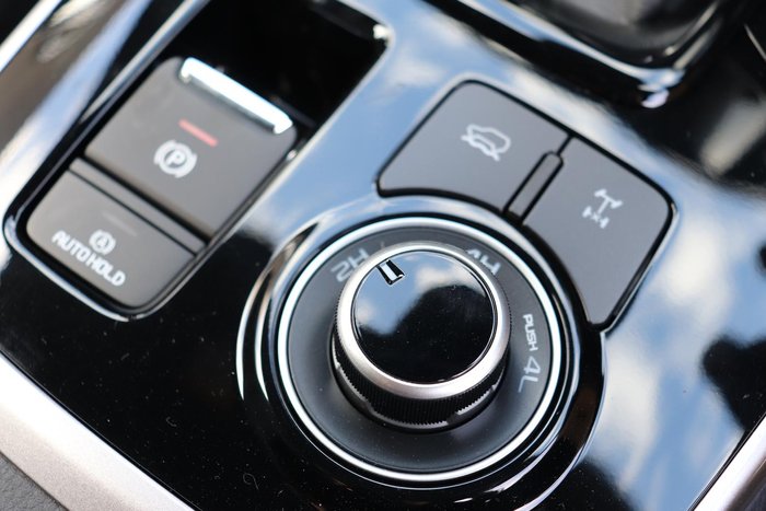 2025 Isuzu MU-X LS-T