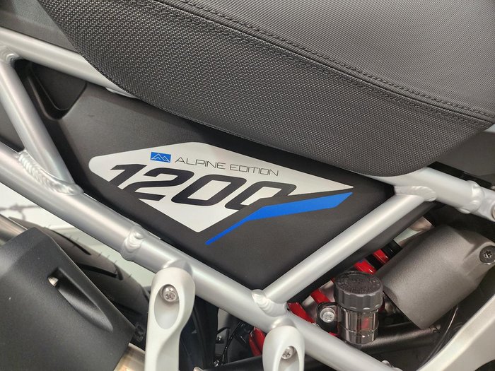 2025 Triumph Tiger 1200 Alpine Edition Tiger White