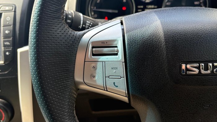 2021 Isuzu MU-X LS-M