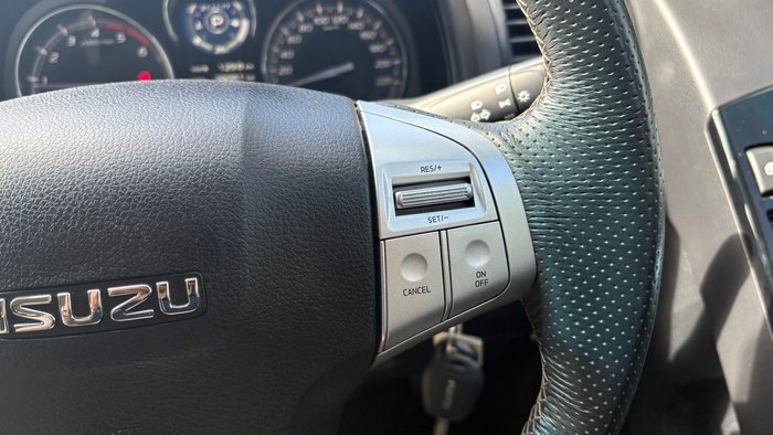 2021 Isuzu MU-X LS-M