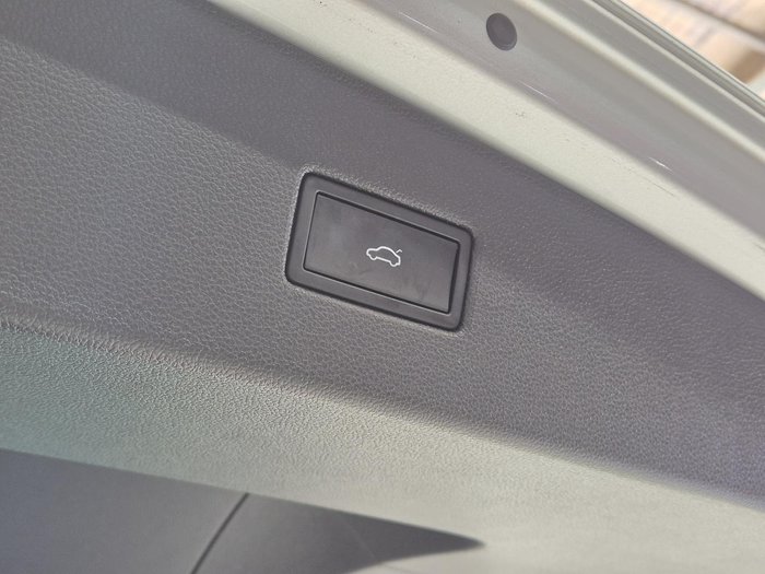 2023 Volkswagen Tiguan R