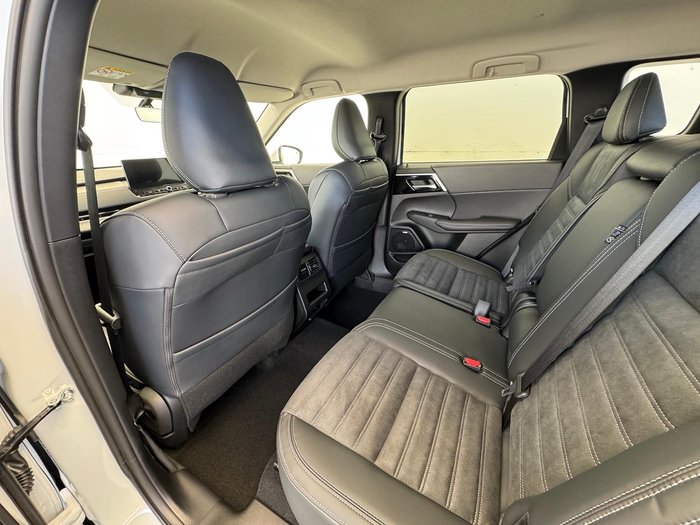 2025 Mitsubishi Outlander Aspire