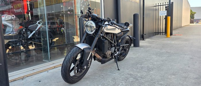 2018 HUSQVARNA VITPILEN 701 GREY