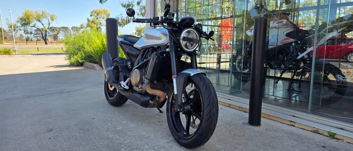 2018 HUSQVARNA VITPILEN 701 GREY