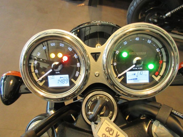 2025 Triumph Bonneville T120 Black Bonneville