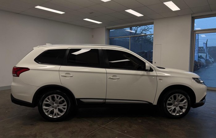 2019 Mitsubishi Outlander ES