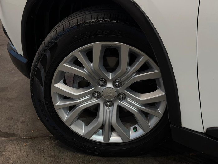 2019 Mitsubishi Outlander ES