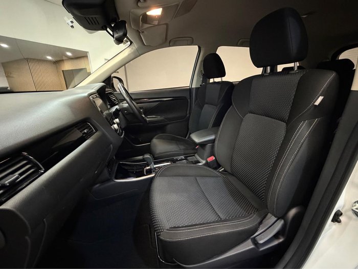 2019 Mitsubishi Outlander ES