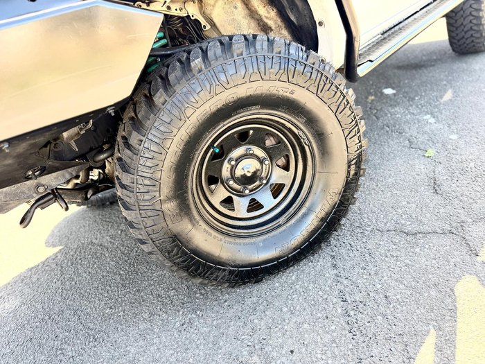 2006 Toyota Hilux SR KUN26R MY05 4X4 Glacier White