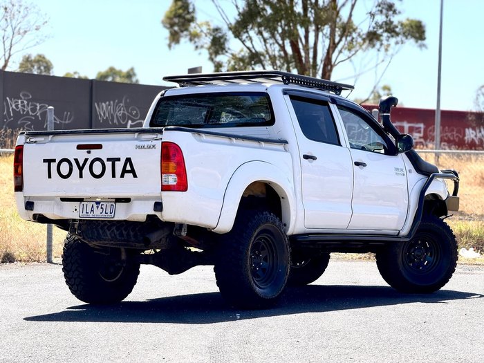 2006 Toyota Hilux SR KUN26R MY05 4X4 Glacier White
