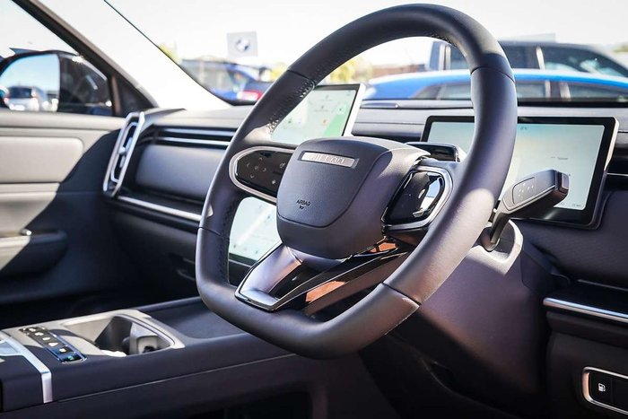 2025 Jaecoo J7 SHS Track