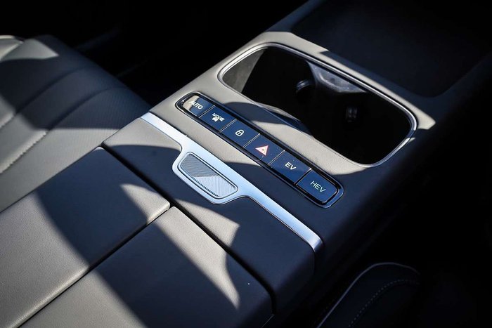 2025 Jaecoo J7 SHS Track