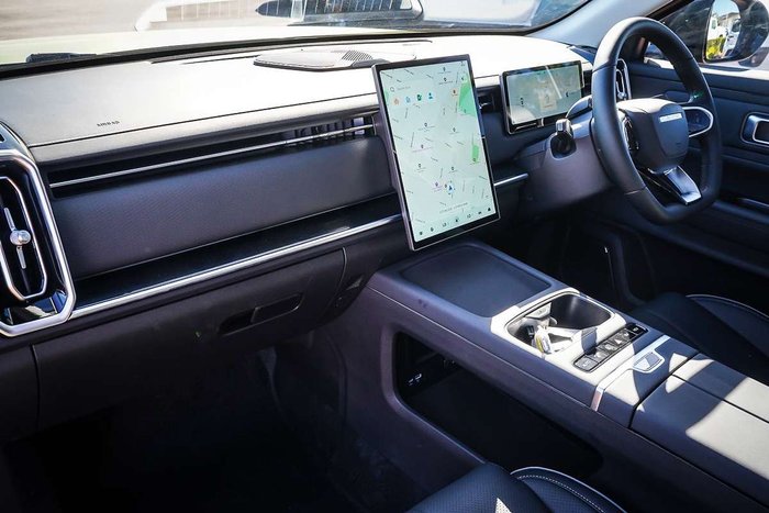 2025 Jaecoo J7 SHS Track