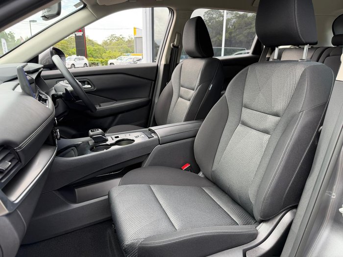 2025 Nissan X-TRAIL ST