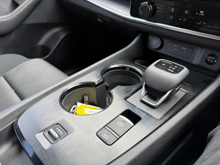 2025 Nissan X-TRAIL ST