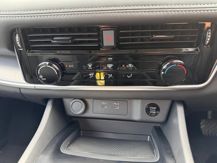 2025 Nissan X-TRAIL ST