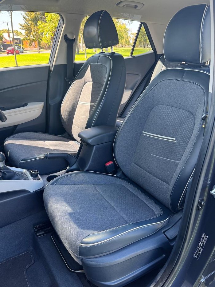 2019 Hyundai Venue Elite QX MY20 The Denim & Chalk White Roof