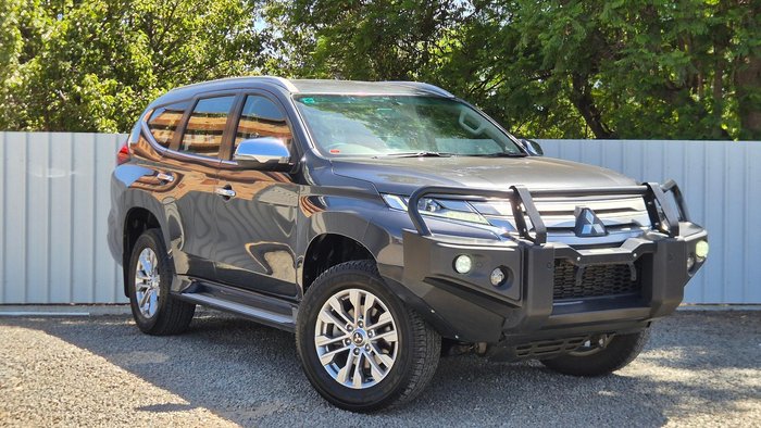 2022 Mitsubishi Pajero Sport GLX