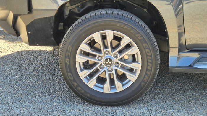 2022 Mitsubishi Pajero Sport GLX