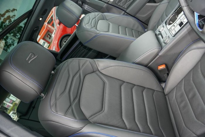 2023 Volkswagen Touareg R