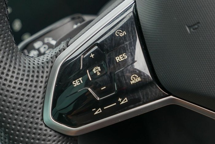 2023 Volkswagen Touareg R