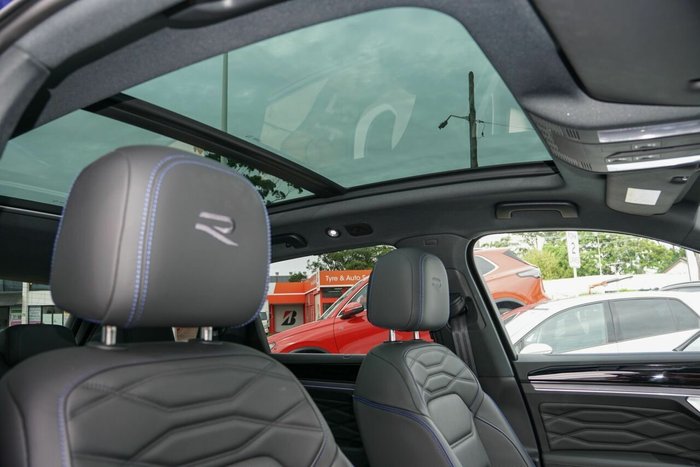 2023 Volkswagen Touareg R