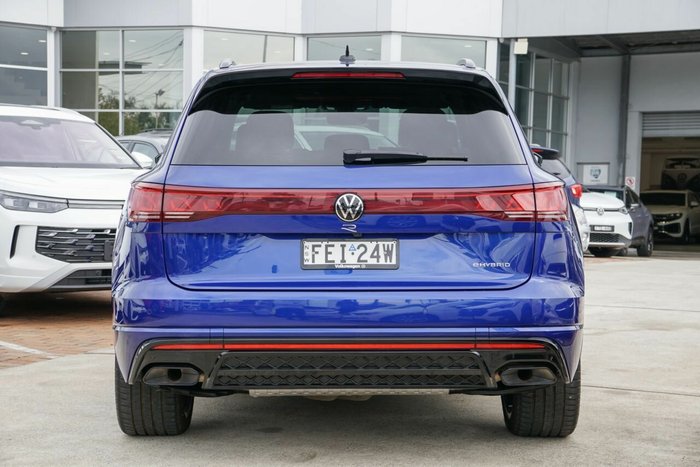 2023 Volkswagen Touareg R
