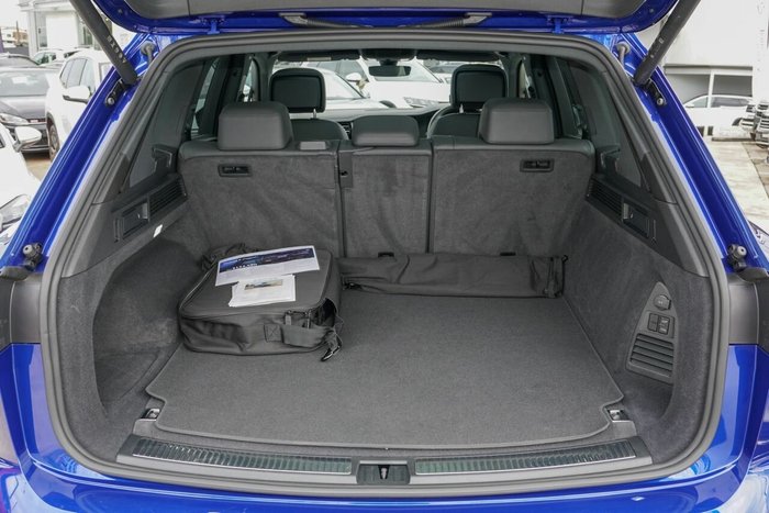 2023 Volkswagen Touareg R