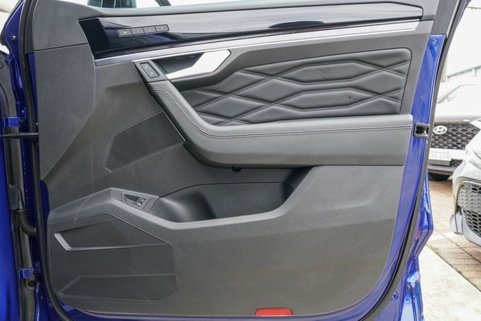 2023 Volkswagen Touareg R