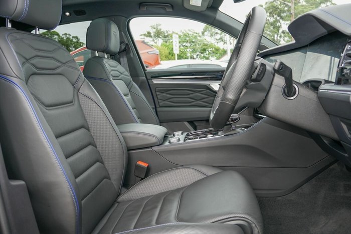 2023 Volkswagen Touareg R