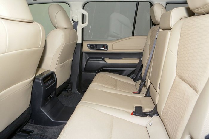 2025 Toyota Landcruiser Prado VX