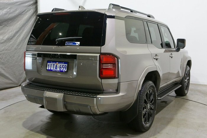 2025 Toyota Landcruiser Prado VX