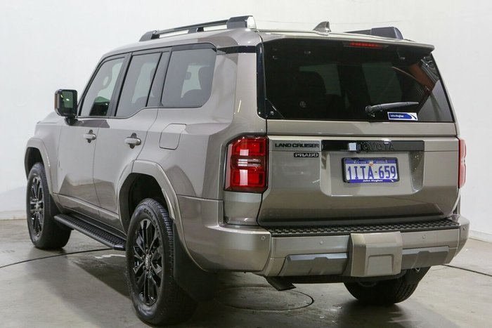 2025 Toyota Landcruiser Prado VX