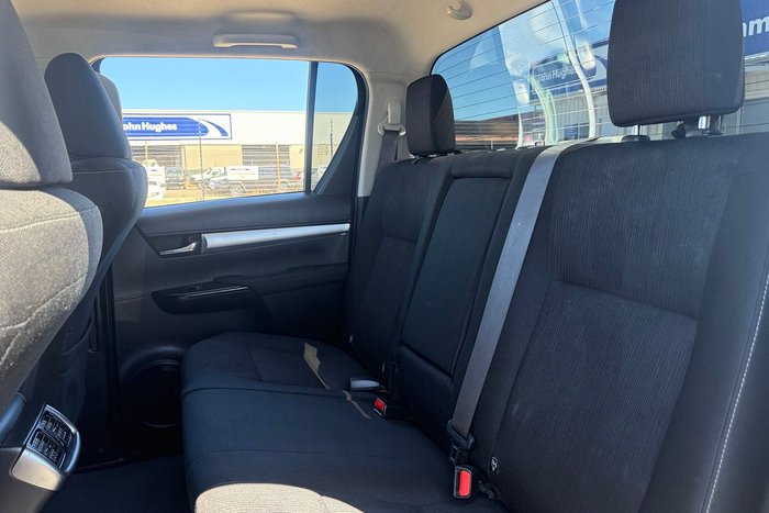 2018 Toyota Hilux SR5