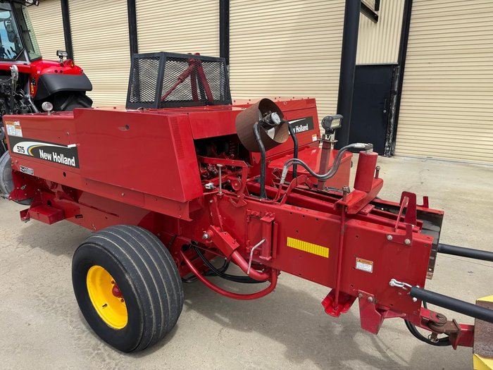 0 New Holland 575