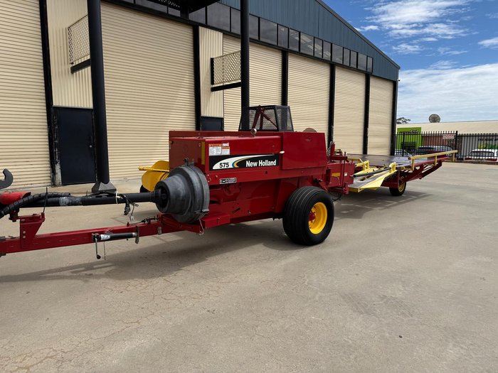 0 New Holland 575