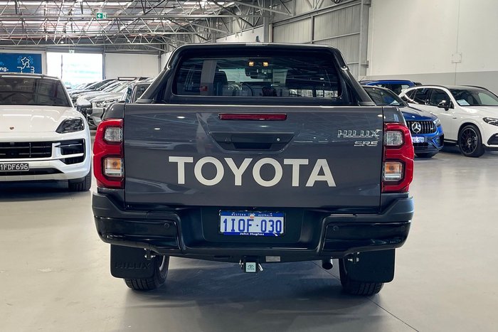 2025 Toyota Hilux SR5 48V