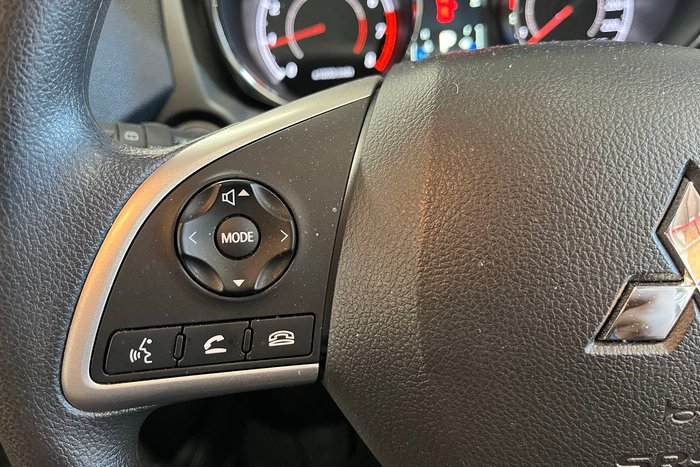 2025 Mitsubishi ASX ES