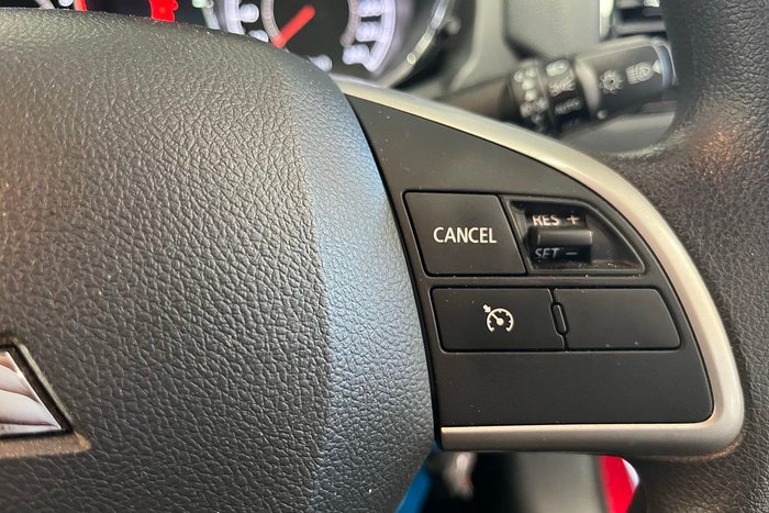 2025 Mitsubishi ASX ES