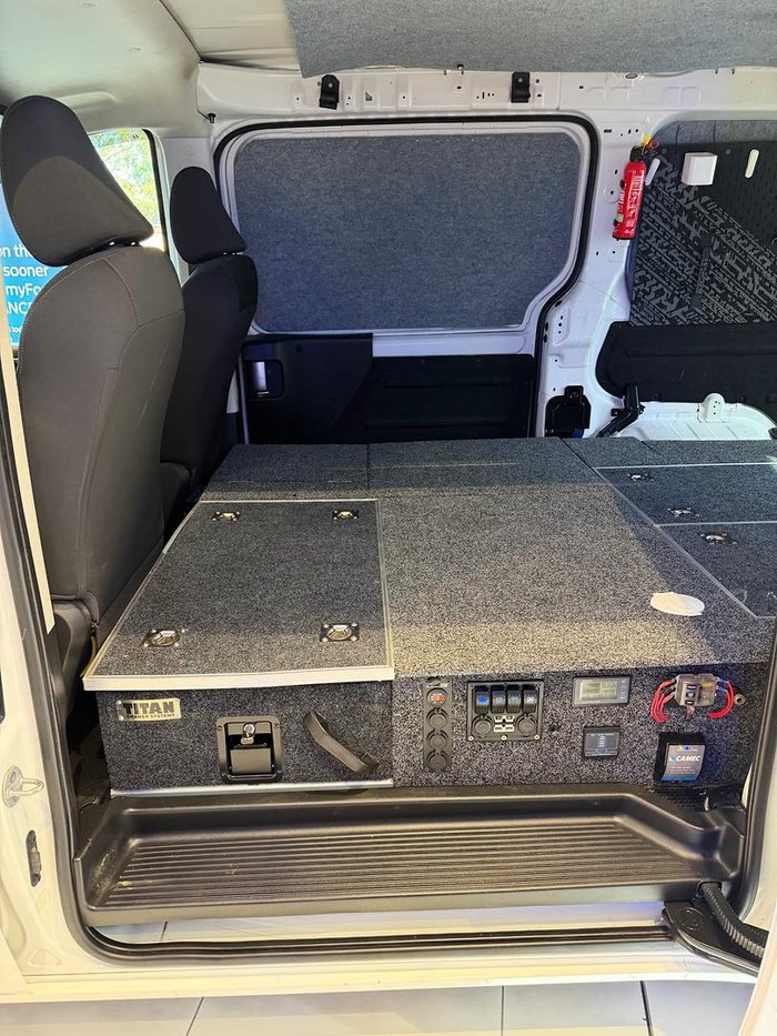 2022 Hyundai STARIA LOAD