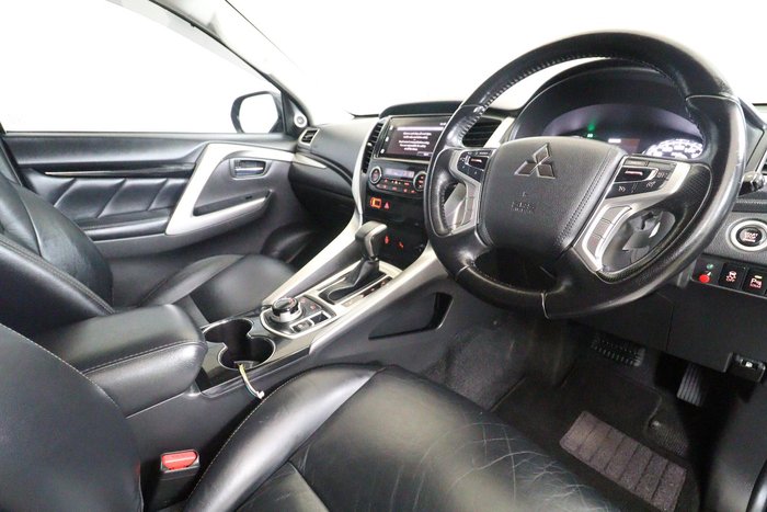 2016 Mitsubishi Pajero Sport Exceed