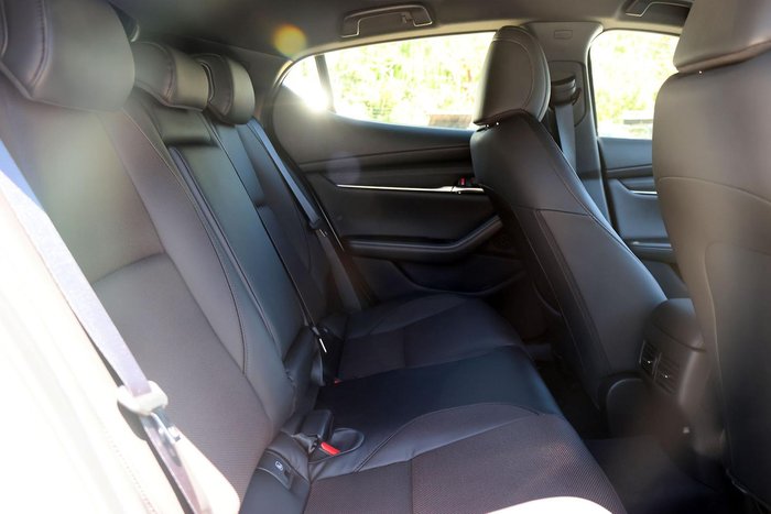 2025 Mazda 3 G25 Astina