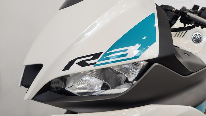 2024 Yamaha YZF-R3 R3 White