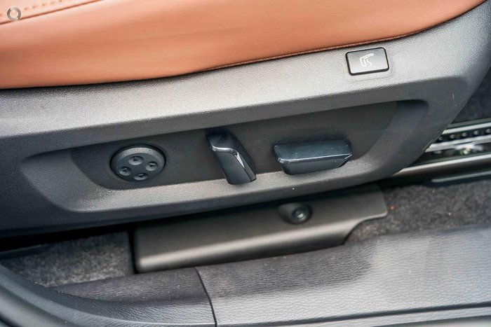 2025 Mitsubishi Outlander Exceed Tourer ZM MY25 AWD White Diamond with Black Mica Roof