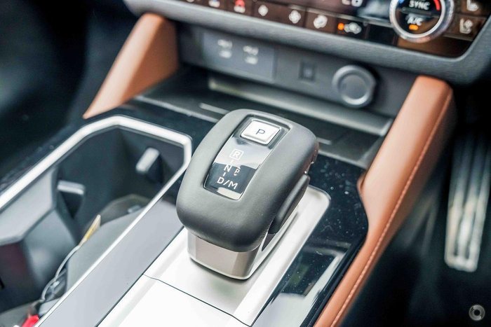 2025 Mitsubishi Outlander Exceed Tourer ZM MY25 AWD White Diamond with Black Mica Roof