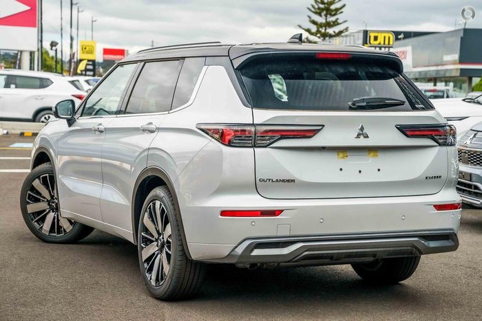 2025 Mitsubishi Outlander Exceed Tourer ZM MY25 AWD White Diamond with Black Mica Roof