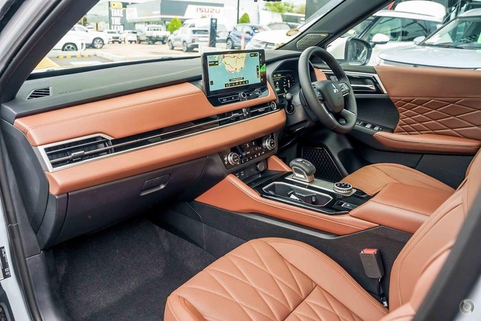 2025 Mitsubishi Outlander Exceed Tourer ZM MY25 AWD White Diamond with Black Mica Roof